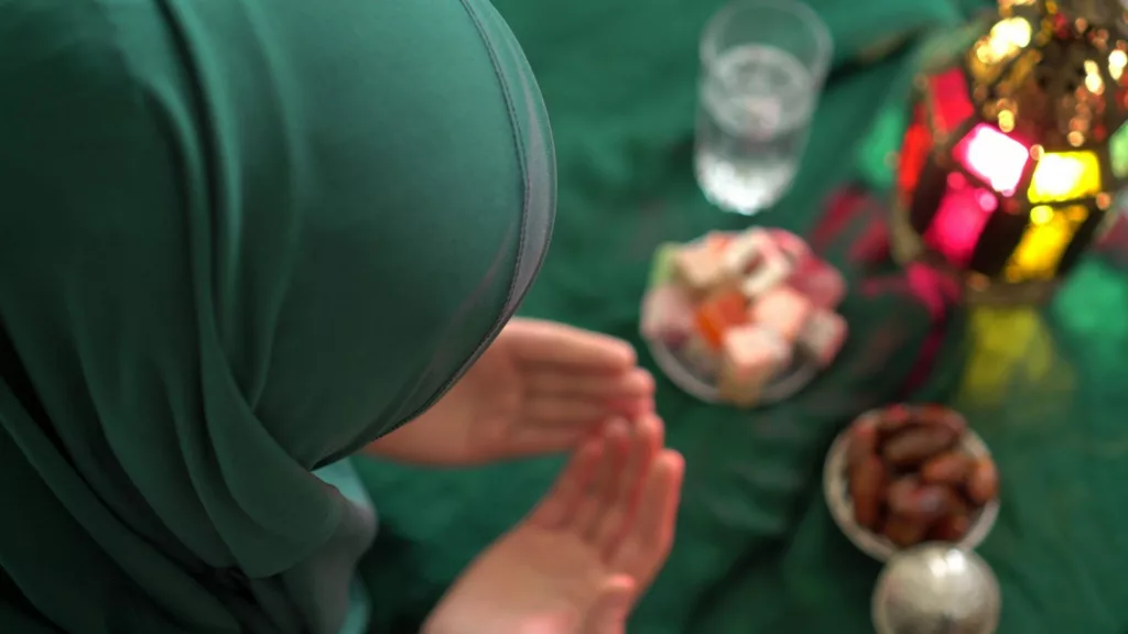 الدليل الشامل للأم المرضعة في رمضان